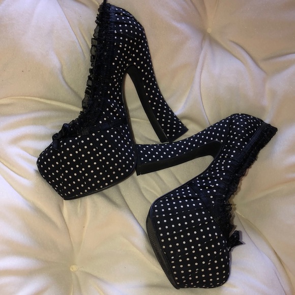 Cleaning up the closet - Picture 2 of 4